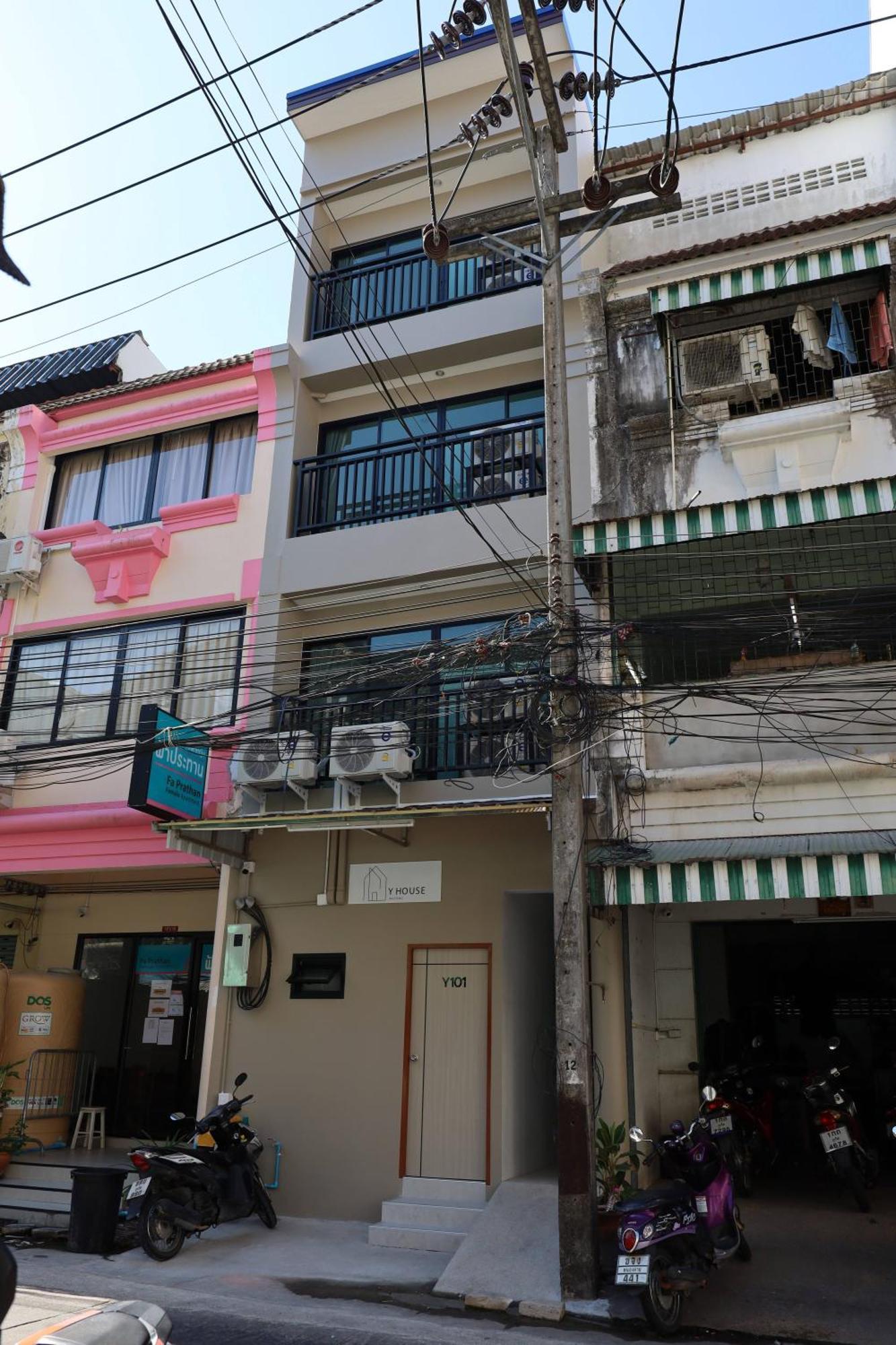 Ostello Y House Patong Esterno foto